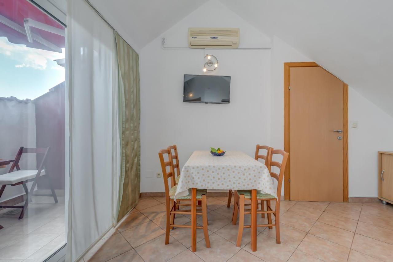 Apartments Obala Bol Exterior photo