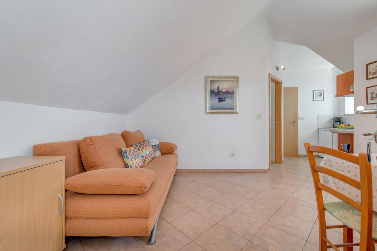 Apartments Obala Bol Exterior photo